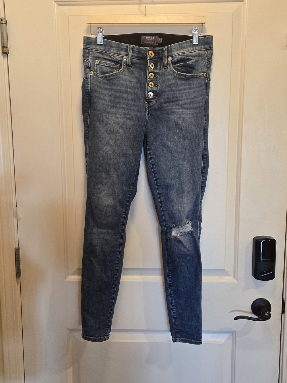 torrid Women's Bombshell Skinny Button-Fly Distressed Jeans - 12R